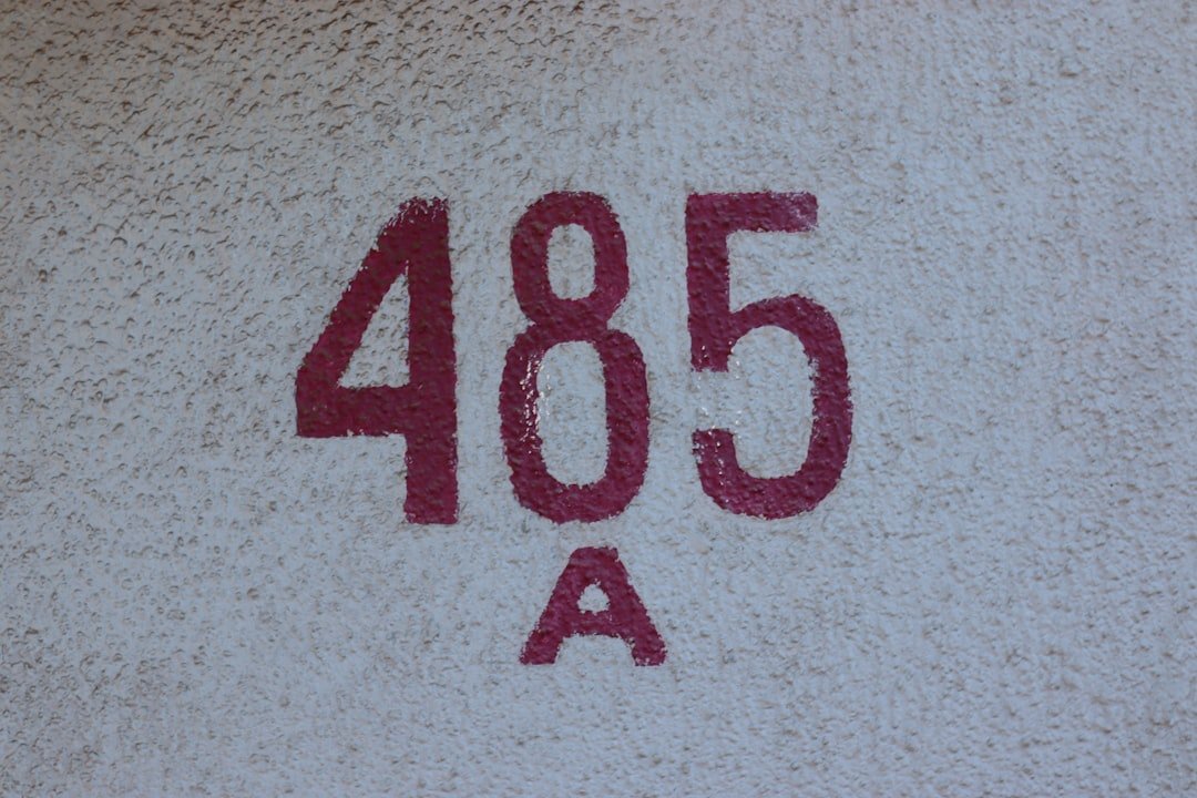 Red numbers 485 with the letter a.